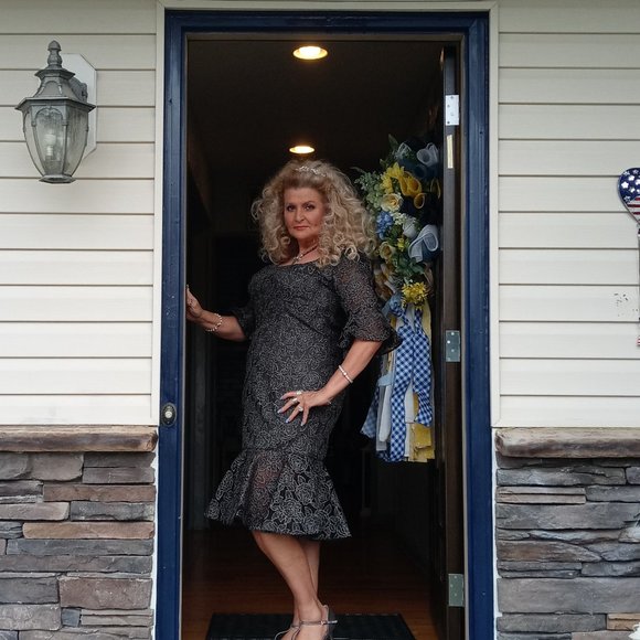 Beautiful dress from Diane and company in freehold - Picture 4 of 4